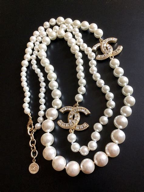 perles chanel|coco Chanel pearls.